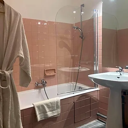 Le Grand Paris 4*